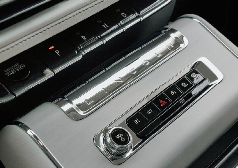 The piano key gear selector of a 2027 Lincoln Aviator® Back Label™ SUV. | Greenwood Lincoln in Bowling Green KY
